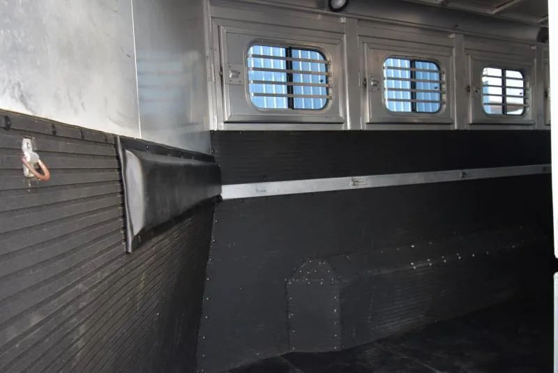 2008 C and C Trailers 4 Horse Bumper Horse Trailer - Image 16